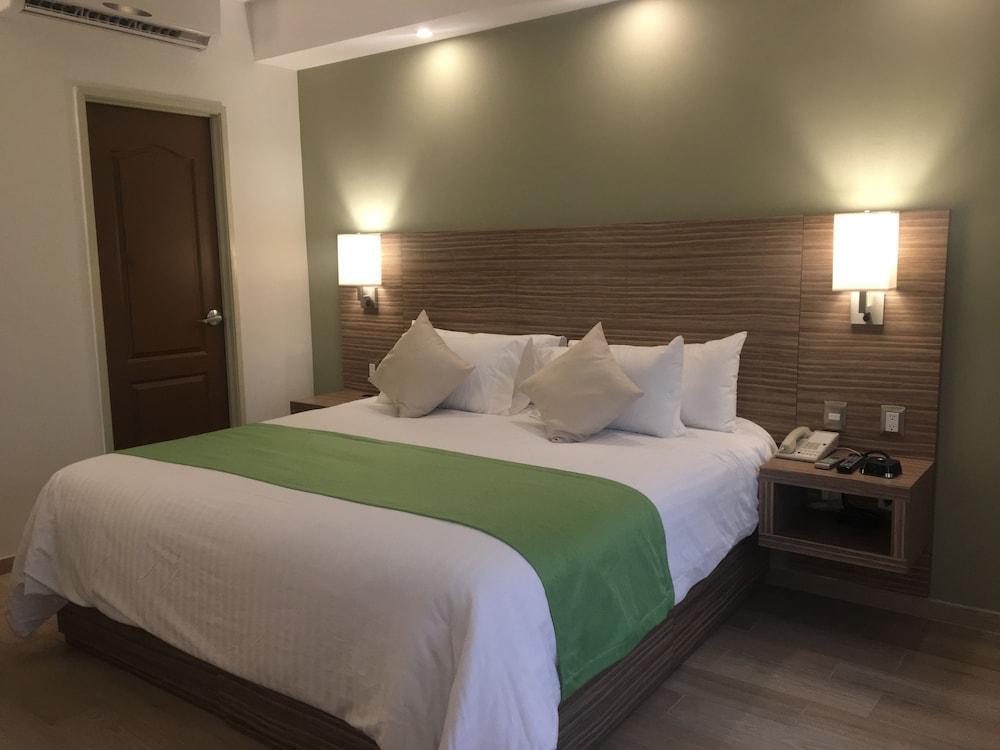 Wyndham Garden Monterrey Valle Real المظهر الخارجي الصورة