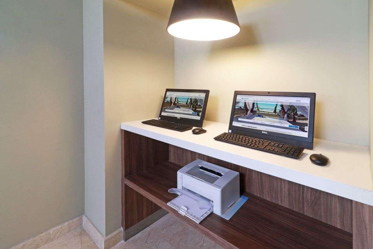 Wyndham Garden Monterrey Valle Real المظهر الخارجي الصورة