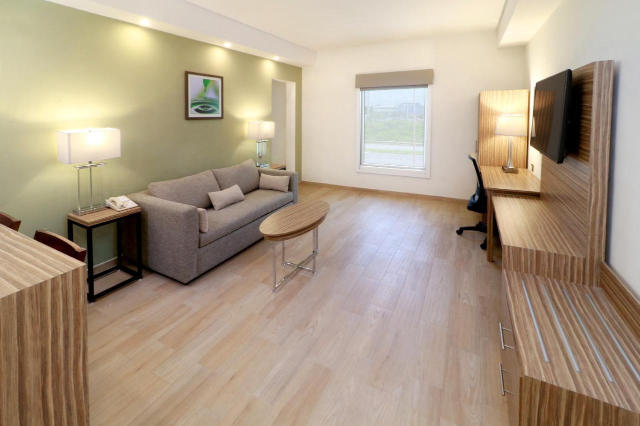 Wyndham Garden Monterrey Valle Real المظهر الخارجي الصورة