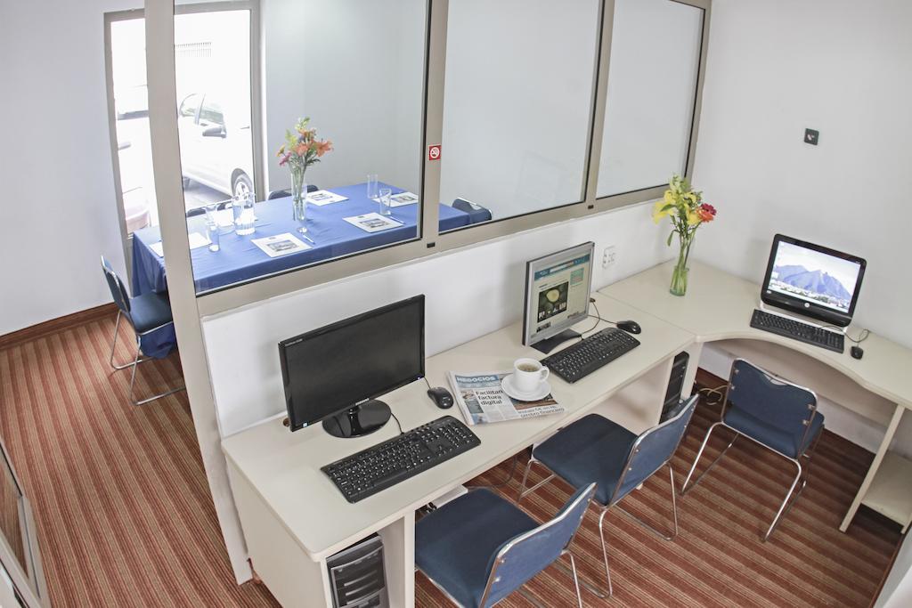 Wyndham Garden Monterrey Valle Real الاعمال الصورة
